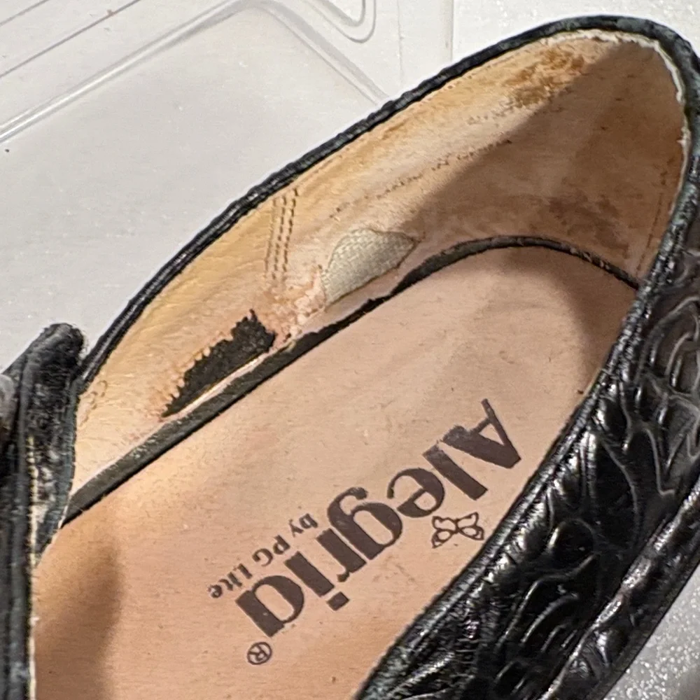 Alegria used but some life left. Eu37 Women's Black Embossed‎ Flats. Box 21